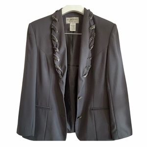 Stylish Gray Blazer with Velvet Braided Lapel